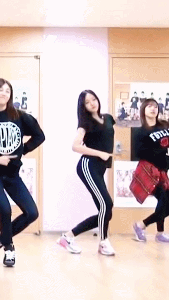 2yrhne5.gif