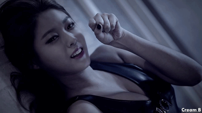 사뿐mv설현.gif