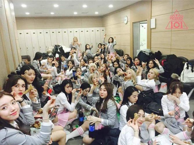 꽃밭 우리나라의 멤버 101명 걸그룹입니다 토너먼트 형식으로 최종 10명 정도만 남는다네요.jpg