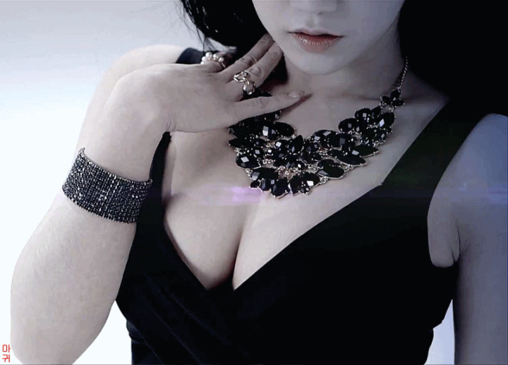 m13647395041.gif
