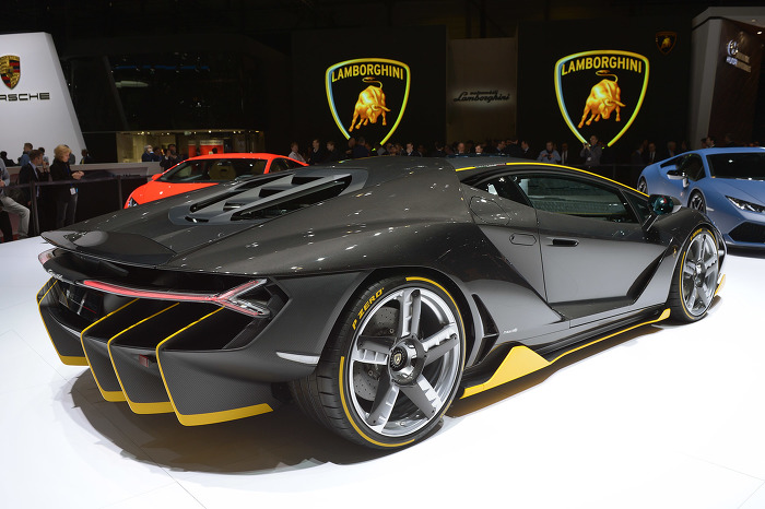 lamborghini-centenario-geneva-2.jpg