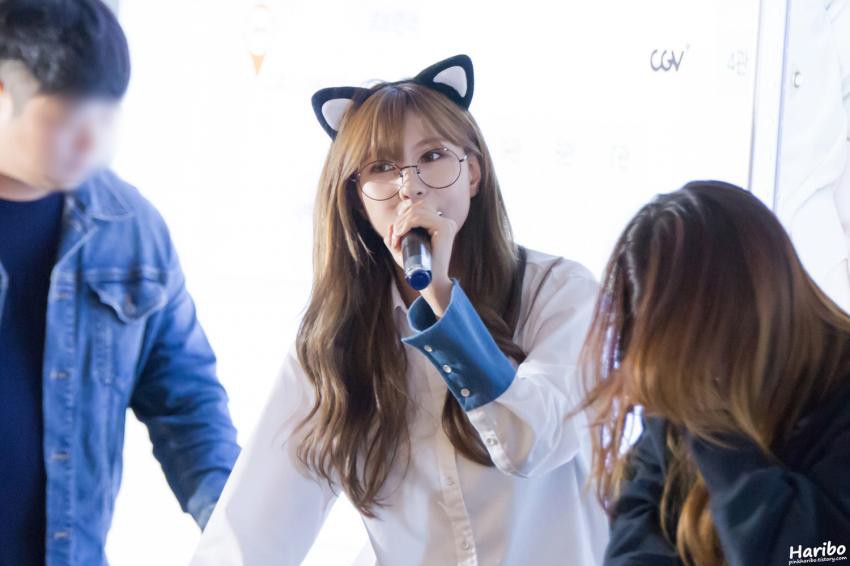 안경쓴오하영1.jpg