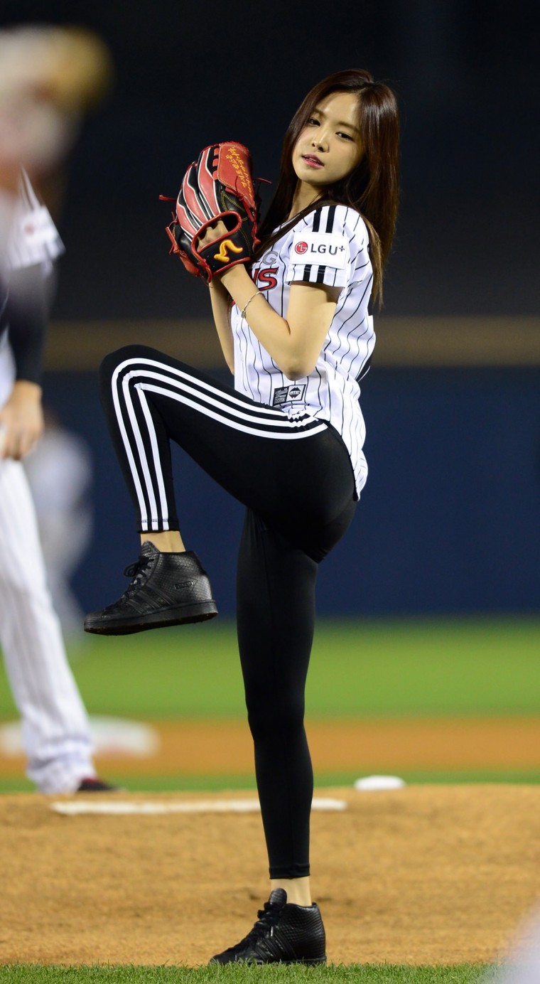 손나은.jpg