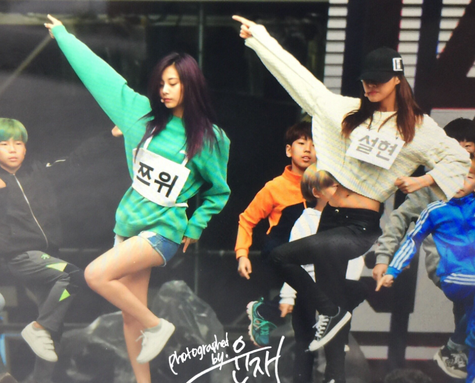 쯔위 설현 투샷 리허설.PNG