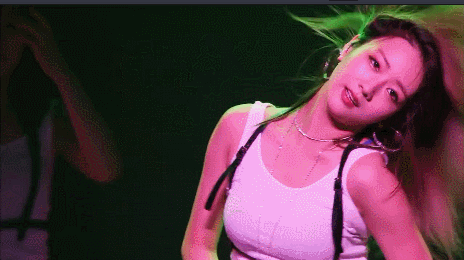 윤보미 1.gif