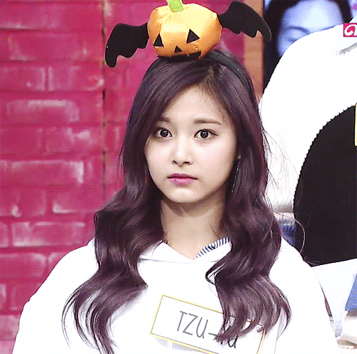 쯔위.gif