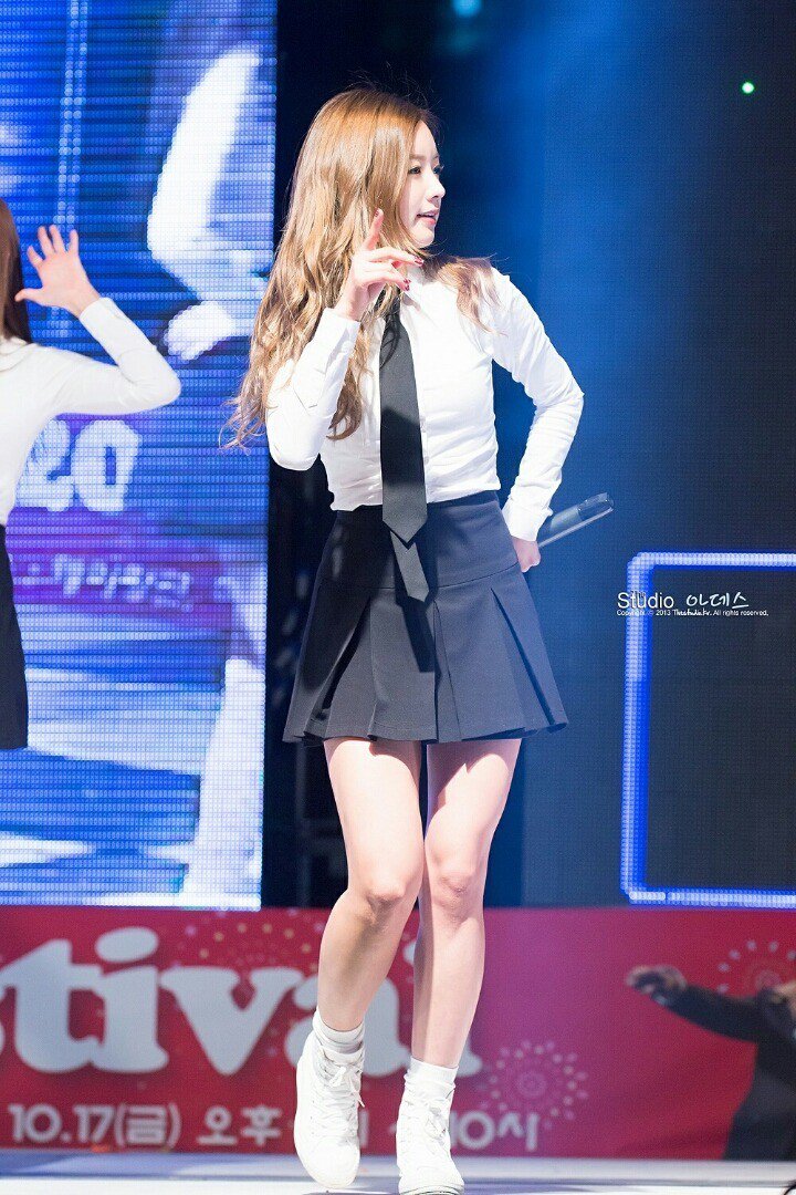 윤보미 4.jpg