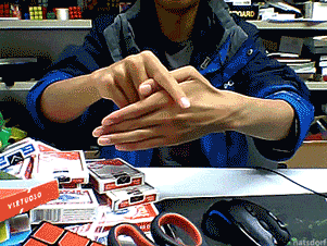 03048c20758273f74cd46879d25330cc_Spr9V1jWq6yJxy.gif