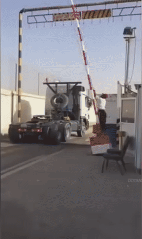 715163662578132.gif