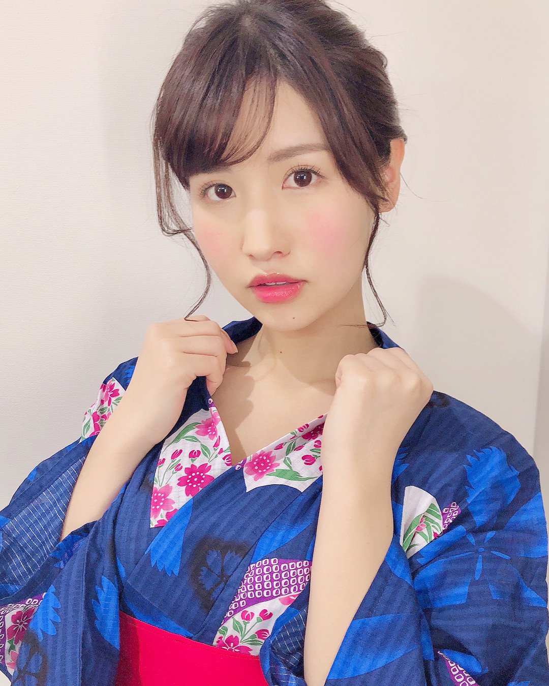 sakuramomo1203_31338677_1984702175179495_8970574196002258944_n.jpg