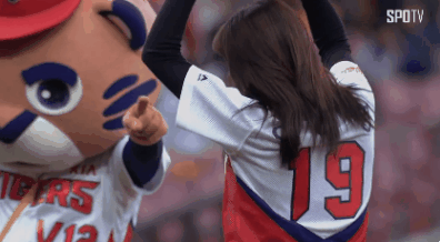 ezgif.com-resize.gif