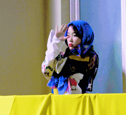아이유 bibi (8).gif