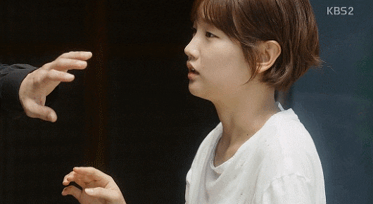 1540487237 (1).gif