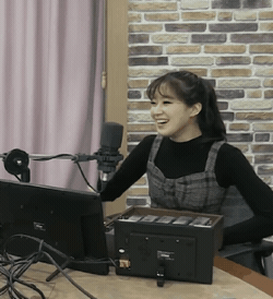 1542792102107.gif