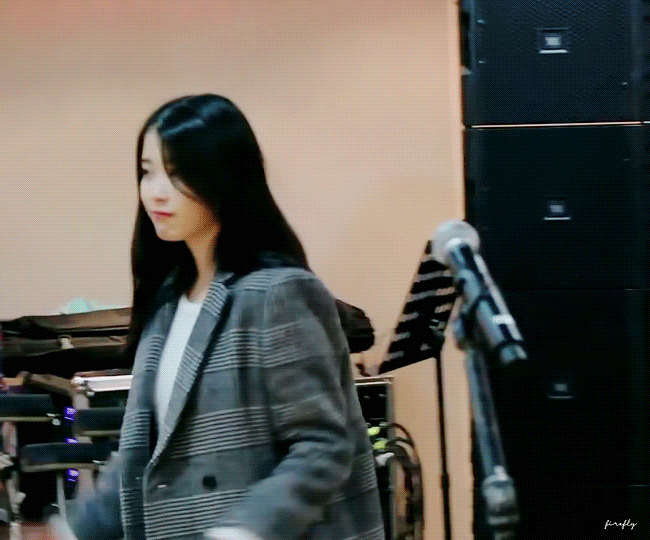 995B7E485BFA272B0A9625.gif