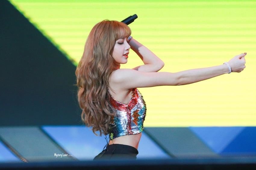 180622 롯데팸콘 리사 (2).jpg