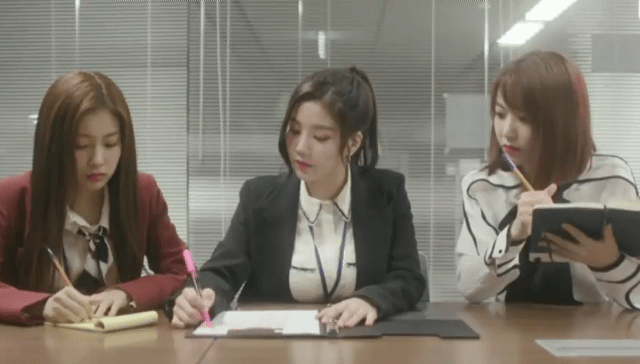 권은비2.gif
