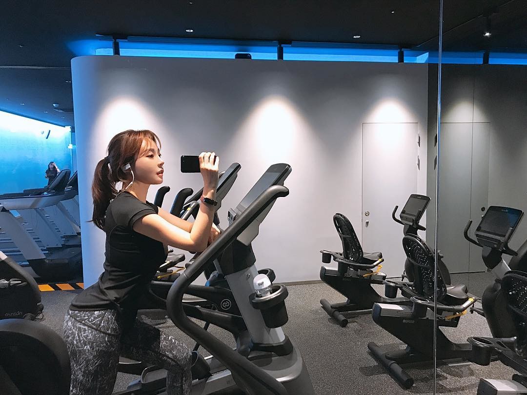 필라테스 선생님 (2).jpg