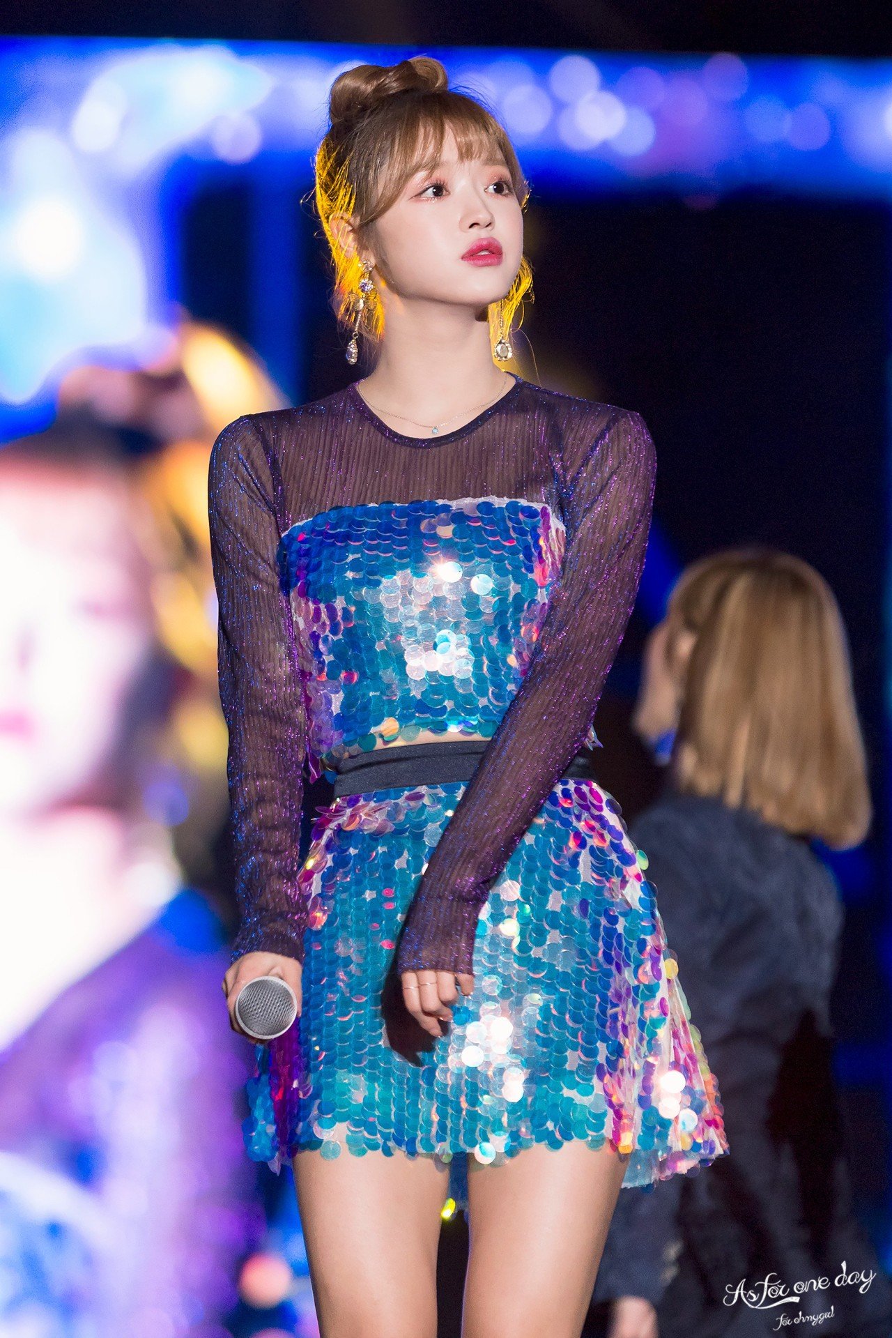 ohmygirl-20181029-124924-001.jpg