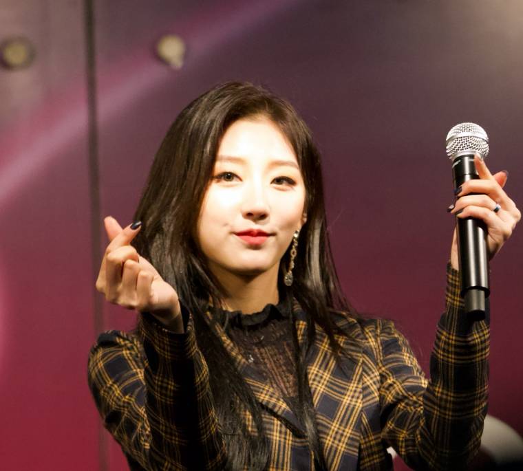 20190202161725_unuvboth.jpg