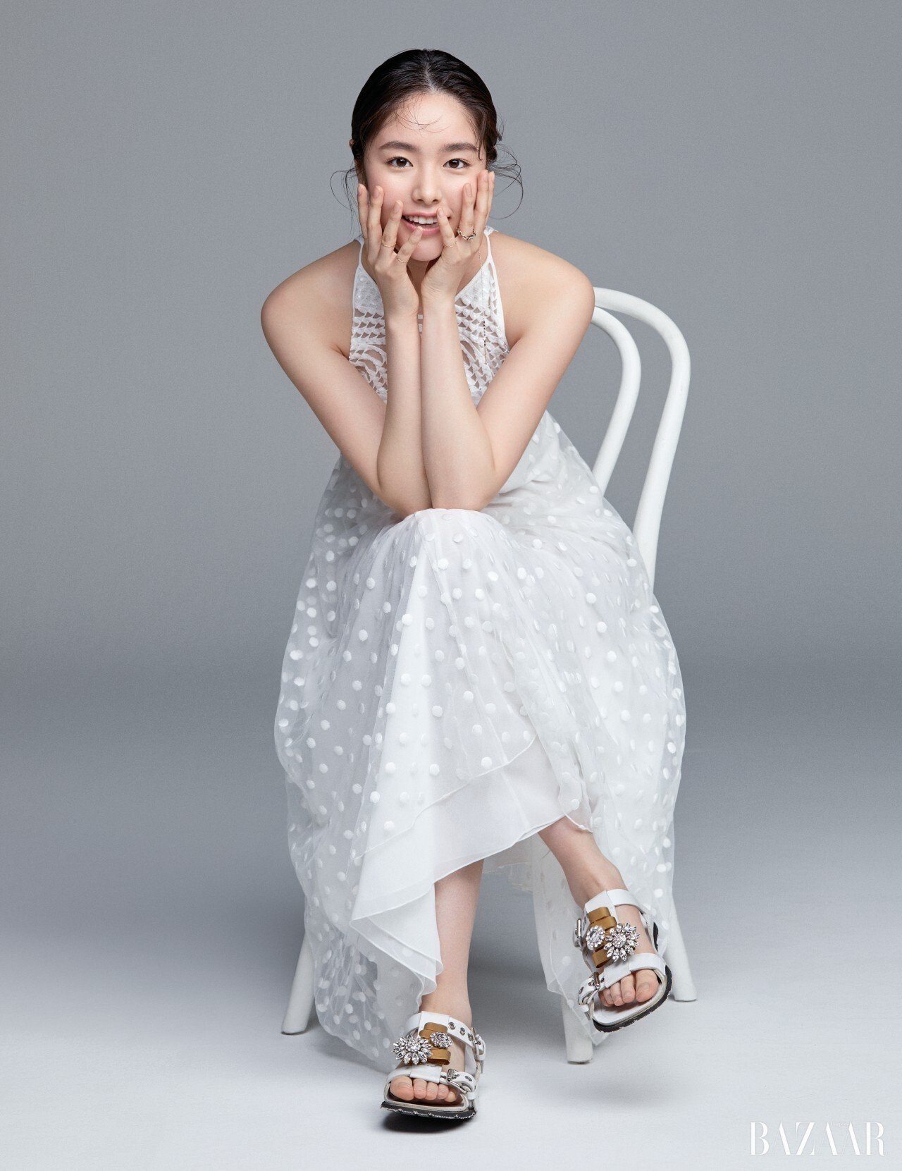 15-22-32-bazaar-2018-06-celeb-236-005.jpg