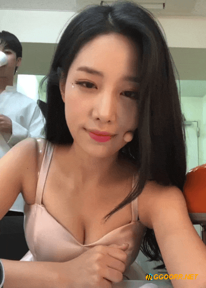 54117942b62eafb05498d64eb30be2b9_v5mrd7eU2.gif