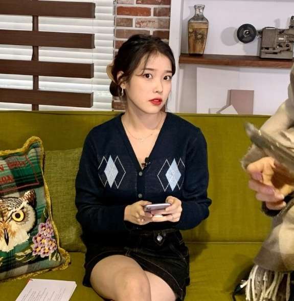 아이유 1.PNG