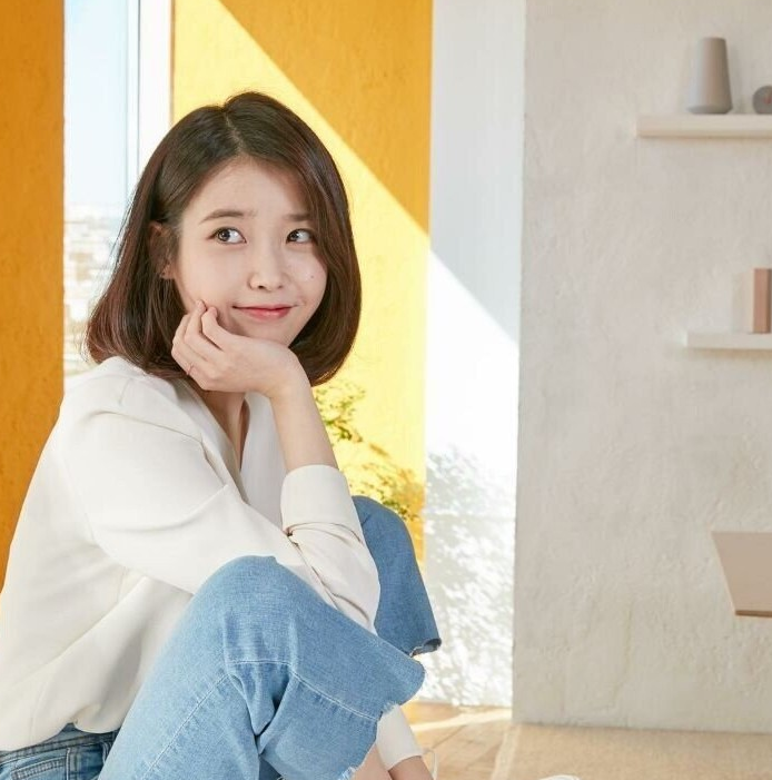 아이유.PNG